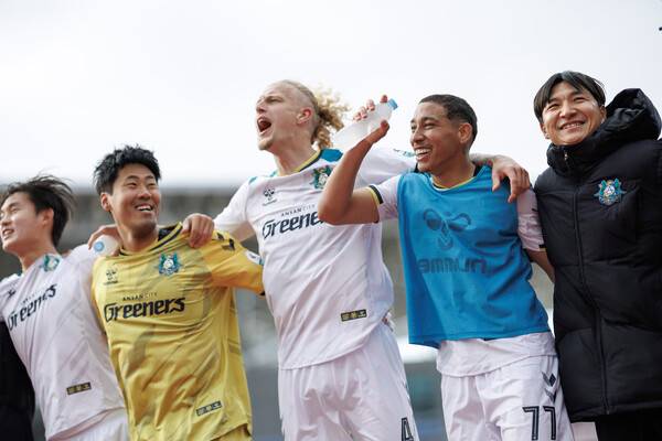 안산FC 선수들 승리 후 환호 모습.(사진제공=한국프로축구연맹)