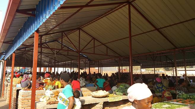 르완다 시장 전경 [김영완 제공. 재판매 및 DB 금지]