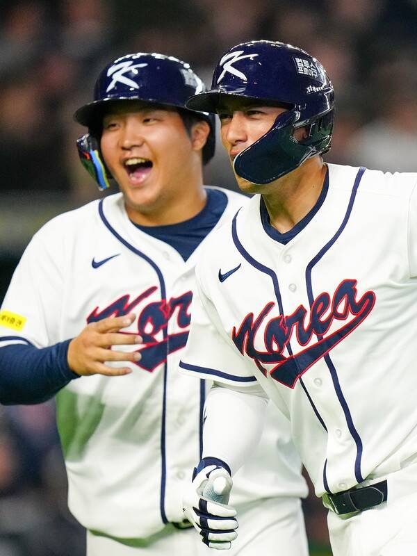 문보경과 위트컴(사진=KBO)