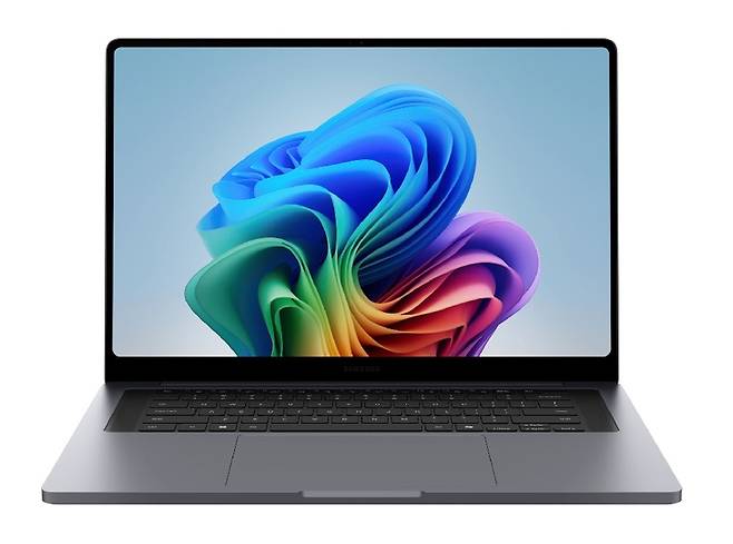 ▲삼성전자 노트북 '갤럭시 북6 울트라'.  사진=삼성전자