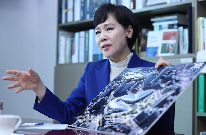 [이데일리 노진환 기자] 서울시장 출마에 나선 전현희 더불어민주당 의원이 4일 서울 여의도 국회 의원회관에서 이데일리와 인터뷰를 하고 있다.