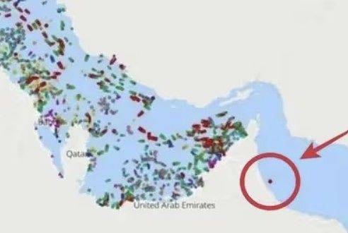 해협 통과한 이글 벨로어호. 온라인 커뮤니티 캡처