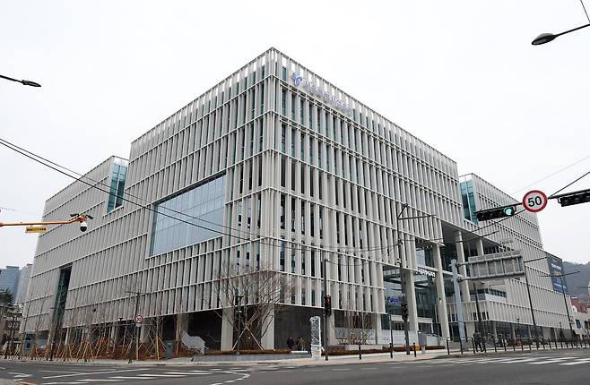 지난 5일 서울 용산구 서울시교육청 신청사 외관. 45년 만에 종로청사에서 용산으로 이전한다. 연합뉴스