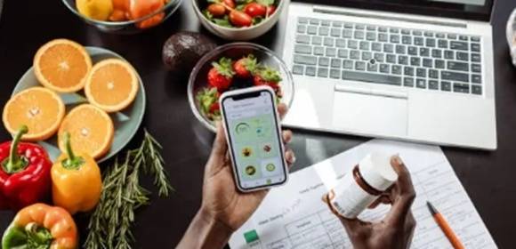 건강증진개발원은 6일 성인 1000명 대상 설문조사를 통해 응답자 60.7%가 부정확한 건강정보 분야로 식품·영양제 정보(60.7%)를 꼽았다고 밝혔다. 픽사베이 제공