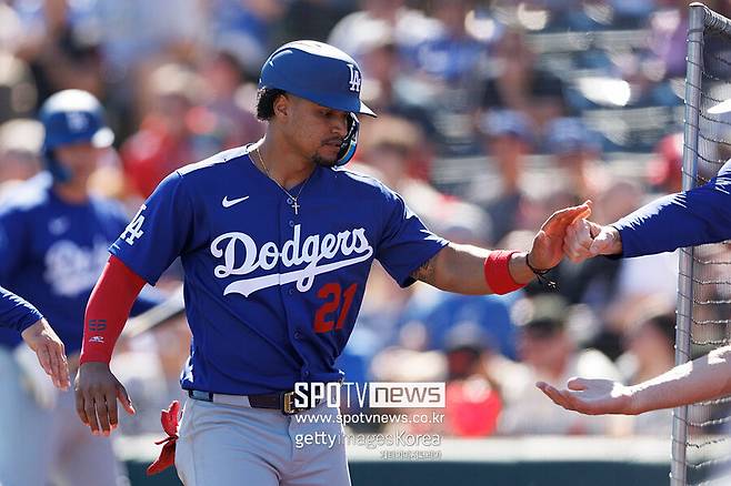 ▲ 올 시즌을 앞두고 다저스와 마이너리그 계약을 한 산티아고 에스피날은 6일까지 시범경기 타율 0.625, OPS 1.761의 미친 성적을 찍고 있다.