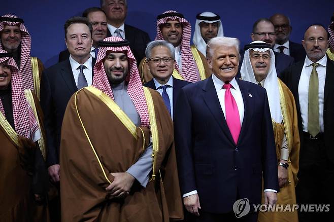 도널드 트럼프 미국 대통령과 무함마드 빈 살만 사우디 왕세자 [AFP 연합뉴스 자료사진. 재판매 및 DB 금지]