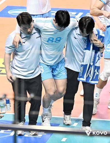 경기 중 무릎을 다친 대한항공의 임재영 [한국배구연맹 제공. 재판매 및 DB 금지]