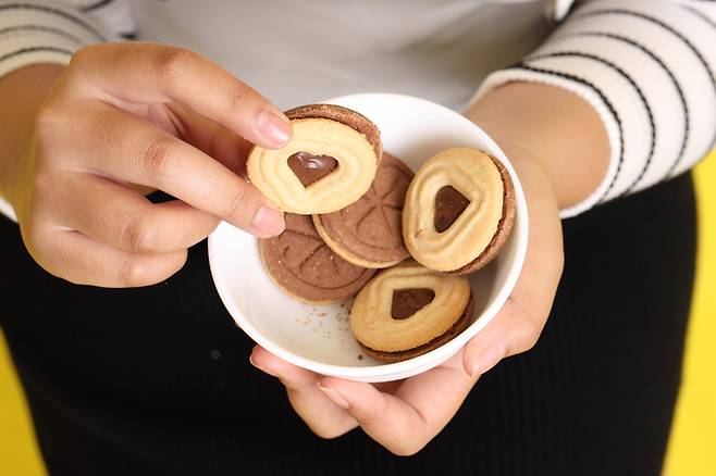 출출할 때 무심코 집어 드는 간식이 오히려 몸을 더 피곤하게 만들 수 있다는 지적이 나왔다. 사진=게티이미지뱅크