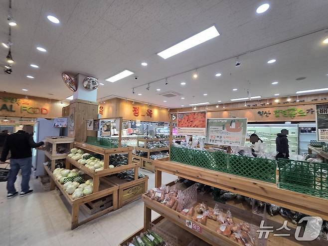 지난 6일 오후께 찾은 전북 익산시 어양동의 로컬푸드 직매장에서 시민들이 장을 보고 있다. 2026.3.7/뉴스1 장수인 기자