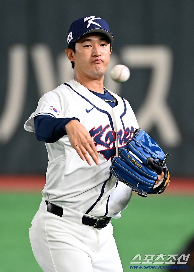 4일 일본 도쿄돔에서 열린 WBC(월드베이스볼클래식) 한국 대표팀의 공식훈련. 고영표가 캐치볼을 하고 있다. 도쿄(일본)=허상욱 기자wook@sportschosun.com/2026.03.04/