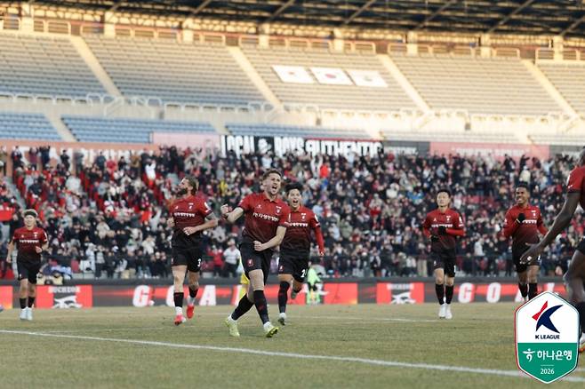 골세리머니를 펼치는 부천 갈레오. 사진=한국프로축구연맹
