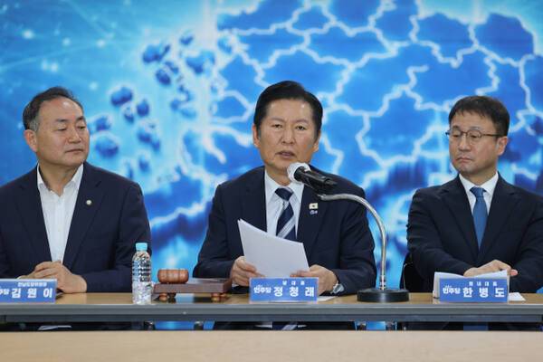 더불어민주당 정청래 대표가 6일 전남 영광농협에서 열린 최고위원회의에서 발언하고 있다. 연합뉴스