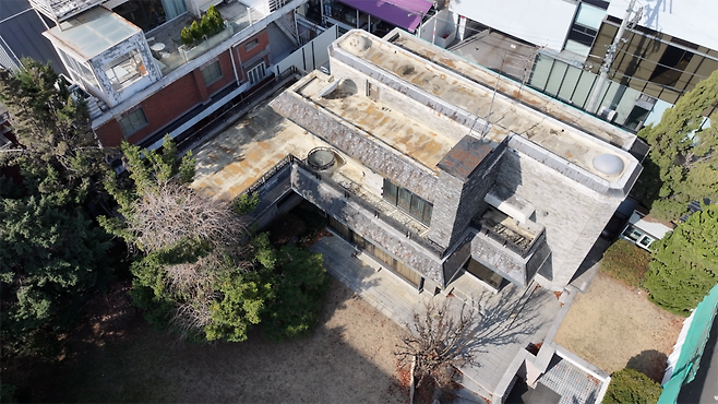 서울 마포구 서교동 단독주택이 최저입찰가격 112억4400만원에 경매에 나왔다. 김율PD