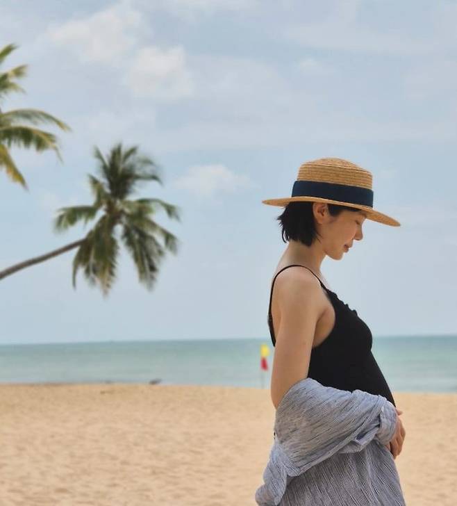 [서울=뉴시스] 배우 이문정이 두 번의 유산 아픔을 딛고 셋째를 임신했다. (사진=이문정 인스타그램 캡처) 2026.03.07. photo@newsis.com *재판매 및 DB 금지