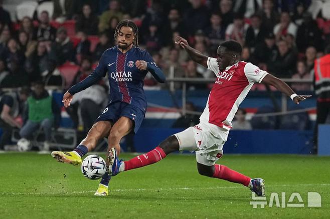 [파리=AP/뉴시스] 프랑스 프로축구 리그1 파리 생제르맹(PSG)의 브래들리 바르콜라. 2026.03.06.