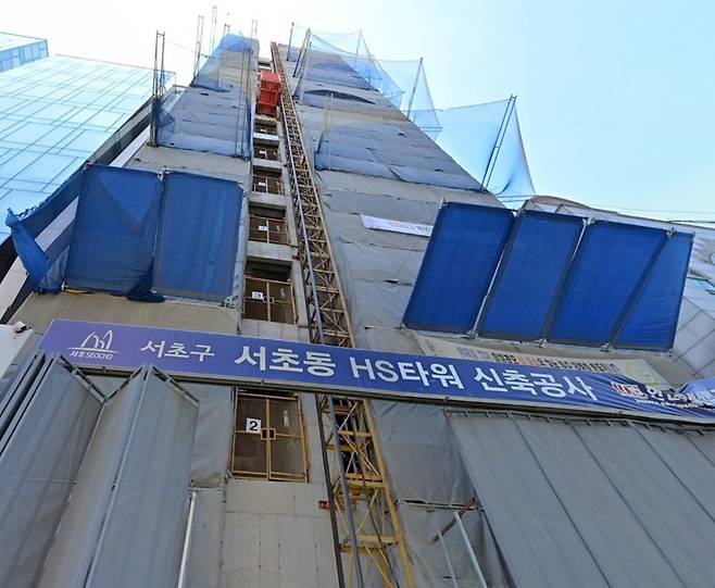 서울 서초구 교대역 인근에서 공사 중인 김현수 소유 건물.&nbsp;네이버 로드뷰