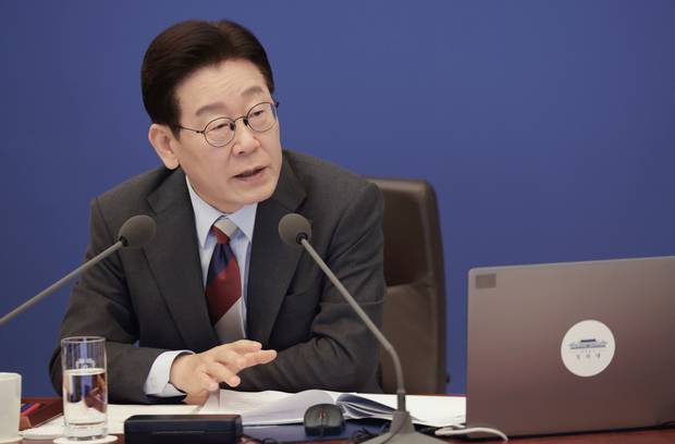 이재명 대통령이 5일 청와대에서 열린 임시 국무회의에서 발언하고 있다. 뉴스1