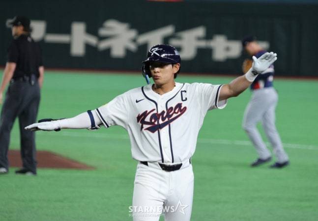 5일 체코전서 비행기 세리머니를 하고 있는 이정후. /사진=강영조 선임기자