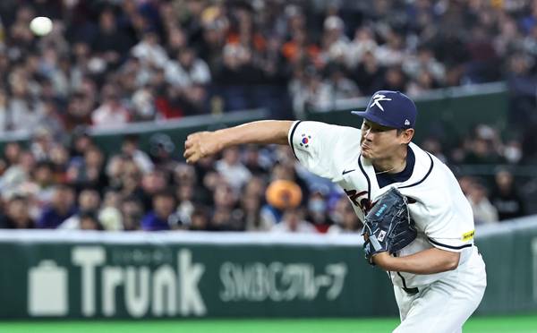 8일 일본 도쿄돔에서 열린 2026 WBC 조별리그 C조 3차전 대한민국과 대만의 경기. 연장 10회초 한국 노경은이 역투하고 있다. 2026.3.8 /연합뉴스