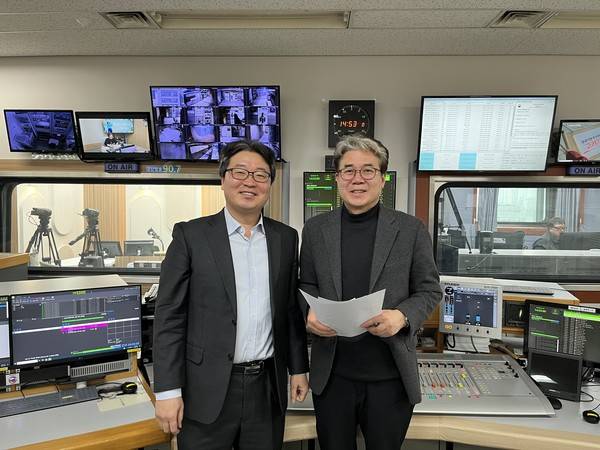 장정구 기후생명정책연구원 대표(왼쪽),&nbsp;유동현 전 인천시립박물관장 [경인방송 '여기는 인천항' 제작팀]