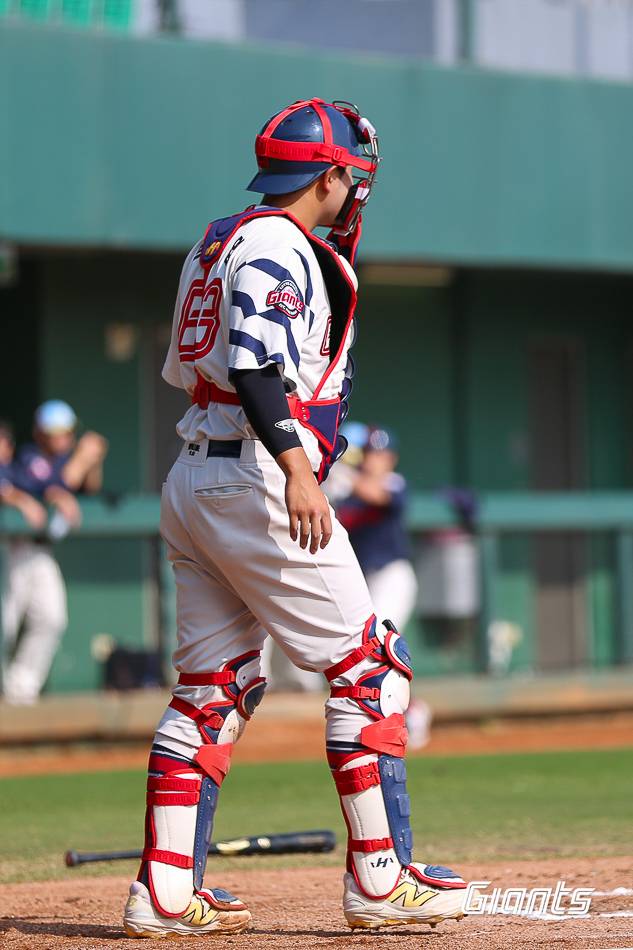 롯데 박재엽이 훈련을 소화하고 있다. 사진 | 롯데 자이언츠