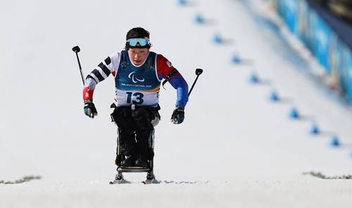 ▲ 지난 7일(현지시간) 이탈리아 테세로 크로스컨트리 스타디움에서 열린  2026 밀라노·코르티나 동계패럴림픽  파라바이애슬론 여자 스프린트 좌식 7.5㎞ 결선에서 김윤지가 힘차게 질주하고 있다. 연합뉴스