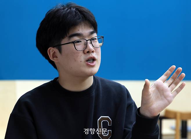 청소년 언론 ‘토끼풀’의 문성호 편집장은 “더 많은 청소년 언론이 필요하다”고 말했다. 서성일 선임기자