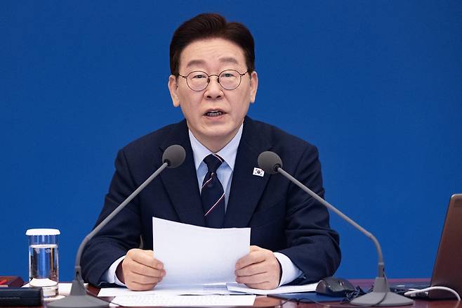 이재명 대통령이 지난 6일 오전 청와대에서 열린 수석보좌관회의를 주재하는 모습. [김호영 기자]