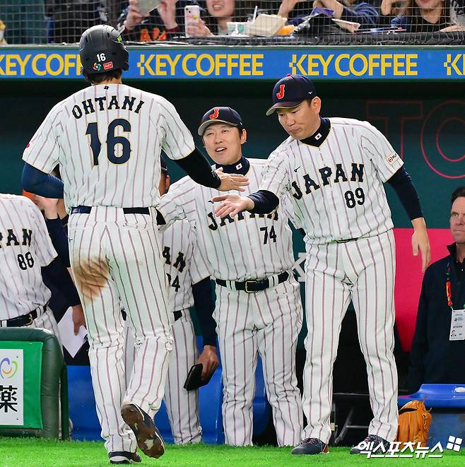 류지현 감독이 이끄는 한국 야구대표팀은 7일 일본 도쿄의 도쿄돔에서 열린 2026 월드베이스볼클래식(WBC) 조별리그 C조 일본과의 2차전에서 6-8로 졌다. 이날 오타니 쇼헤이(LA다저스)는 1번 타자로 나와  2타수 2안타 1홈런 1타점을 비롯해 4타석 모두 출루하면서 한일전 승리의 일등공신이 됐다. 경기 후 오타니는 한국 대표팀에 대해 존경을 표하며 일본만큼이나 정교하고 멋진 팀이라고 평가하면서 눈길을 끌었다. 도쿄, 김한준 기자