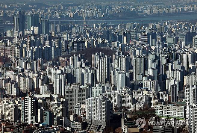 남산 N서울타워에서 바라본 아파트 밀집지역 [연합뉴스 자료사진]