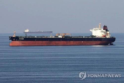 호르무즈 해협 통과하는 유조선 [로이터=연합뉴스 자료사진. 재판매 및 DB 금지]