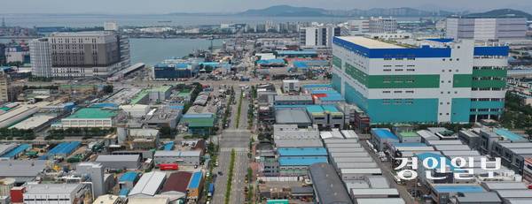 사진은 인천 중구 항동 일대에 들어서 있는 대형 물류창고. /경인일보DB