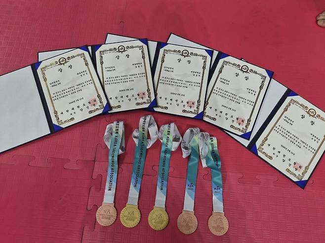 ▲ 대경대 한류 캠퍼스 태권도과가 지난 5일 2026 전국종별태권도선수권대회에서 5개의 메달을 획득했다. 대경대.