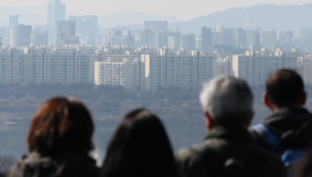8일 서울 한강변 아파트 모습 [사진=연합뉴스]