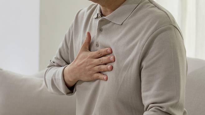 역류성 식도염은 하나의 공식으로 관리하기보다, 연령대별 특성을 고려한 맞춤 관리가 필요하다 | 출처: 클립아트코리아