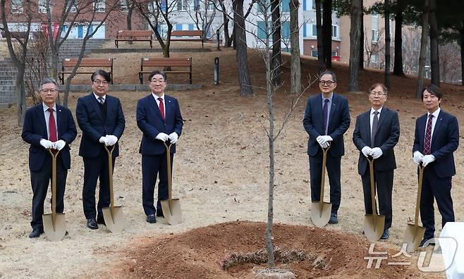 고려대학교는 지난 5일 고려대학교 세종캠퍼스 과학기술 1관 대강당에서 '네이처 포지티브'(Nature Positive) 선언식을 개최했다.(고려대 제공)