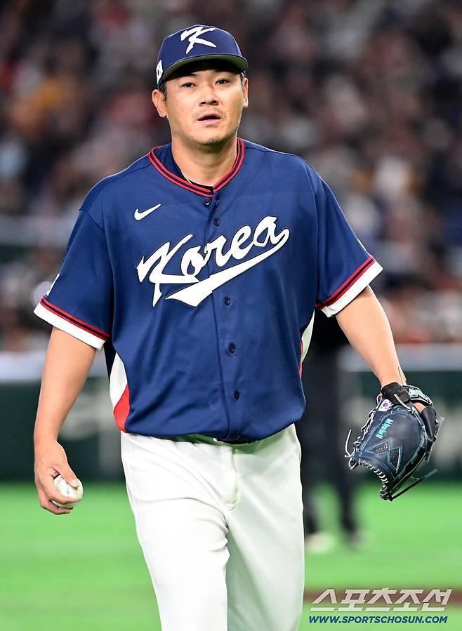 9일 일본 도쿄돔에서 열린 WBC(월드베이스볼클래식) 한국과 호주의 경기, 2회말 투구를 무실점으로 마친 노경은이 기쁨을 나누고 있다. 도쿄(일본)=허상욱 기자wook@sportschosun.com/2026.03.09/