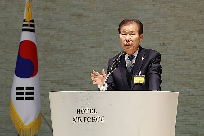 2025 랭킹시상식에서 연설 중인 김영철 2대 회장