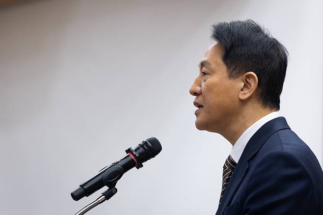 오세훈 서울시장이 6일 서울 여의도 국회 의원회관에서 열린 정책토론회에서 개회사를 하고 있다. /뉴스1