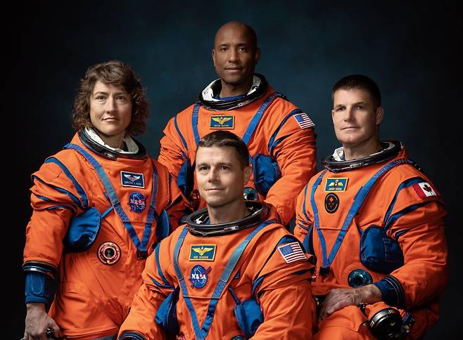아르테미스 2호에 오를 4인의 우주 비행사들. 유색 인종과 여성, 미국 외 국적(캐나다)인이 최초로 달을 향한다.