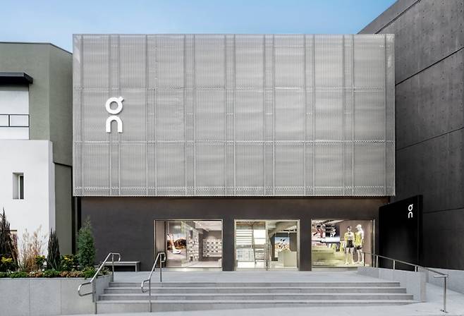 한국 첫 로드샵 매장 ‘온 스토어 한남’ 전경./사진=온 제공