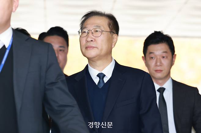 내란 중요임무 종사 및 직권남용 권리행사 방해 혐의로를 받는 박성재 전 법무부 장관이 지난해 11월13일 서울 서초구 서울중앙지법에서 열린 구속 전 피의자 심문(영장실질심사)에 출석하고 있다. 성동훈 기자