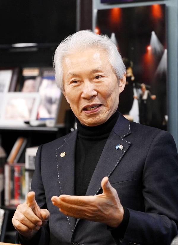 한국폴리텍대학 부산캠퍼스 명예지역대학장에 위촉된 도용복 ㈜사라토가 회장이 산학협력 강화 등 기술인재 양성에 대한 생각을 말하고 있다. 김성효 선임기자