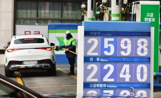 Fuel prices are displayed at a gas station in Seoul as global oil prices surpassed $100 per barrel following disruptions linked to the Strait of Hormuz on March 9. [JOONGANG ILBO]