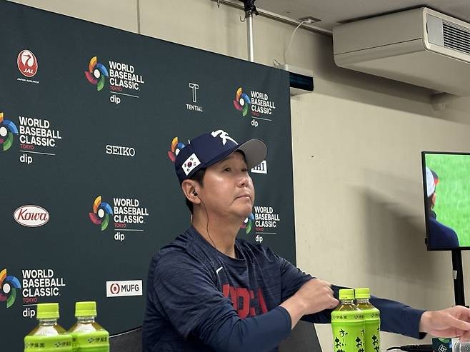 류지현 야구 대표팀 감독이 9일 일본 도쿄돔에서 열린 2026 WBC 1라운드 호주전을 마친 뒤 기자회견하고 있다. 도쿄=최원준 기자