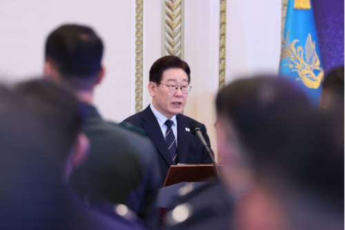 이재명 대통령이 6일 청와대 영빈관에서 열린 2026년 준장 진급 장성 삼정검 수여식에서 격려사를 하고 있다. (사진=연합뉴스)