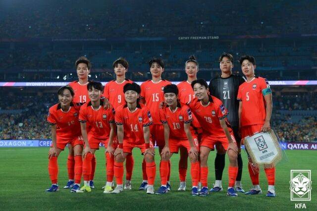 대한민국 여자 축구대표팀이 호주와 3-3으로 비겼으나, A조 1위로 8강에 진출했다./대한축구협회