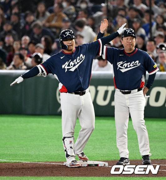 [OSEN=도쿄(일본), 손용호 기자] 9일 일본 도쿄돔에서 월드베이스볼클래식(WBC) 조별리그 C조 한국과 호주의 경기가&nbsp;열렸다. 5회초 2사 2루에서 한국 문보경이 좌월 적시타를 치고 세리머니를 하고 있다. 2026.03.09&nbsp;/spjj@osen.co.kr