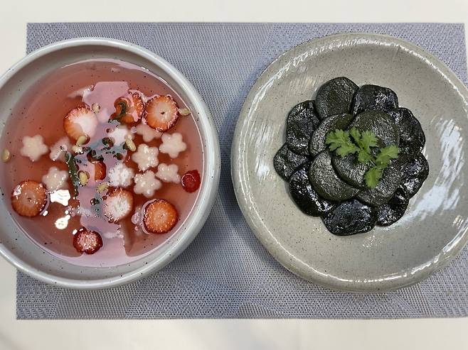 6일 요리 체험행사인 딸기 오미자화채와 쑥개떡