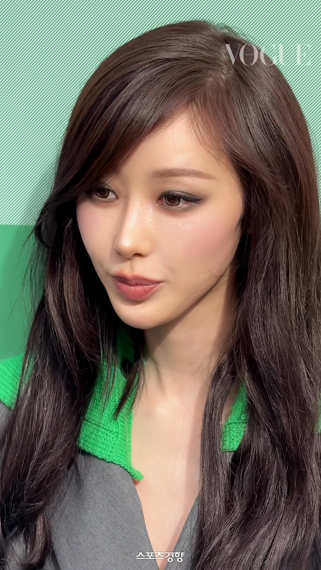 보그 홍콩 인스타그램 캡처.